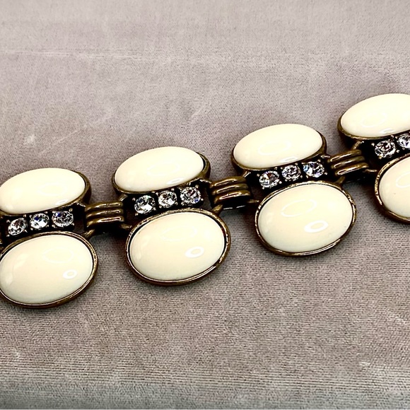 Vintage Gerard Yosca brass Tone Lucite Cabochons with crystals 6 panel Bracelet - Picture 8 of 8